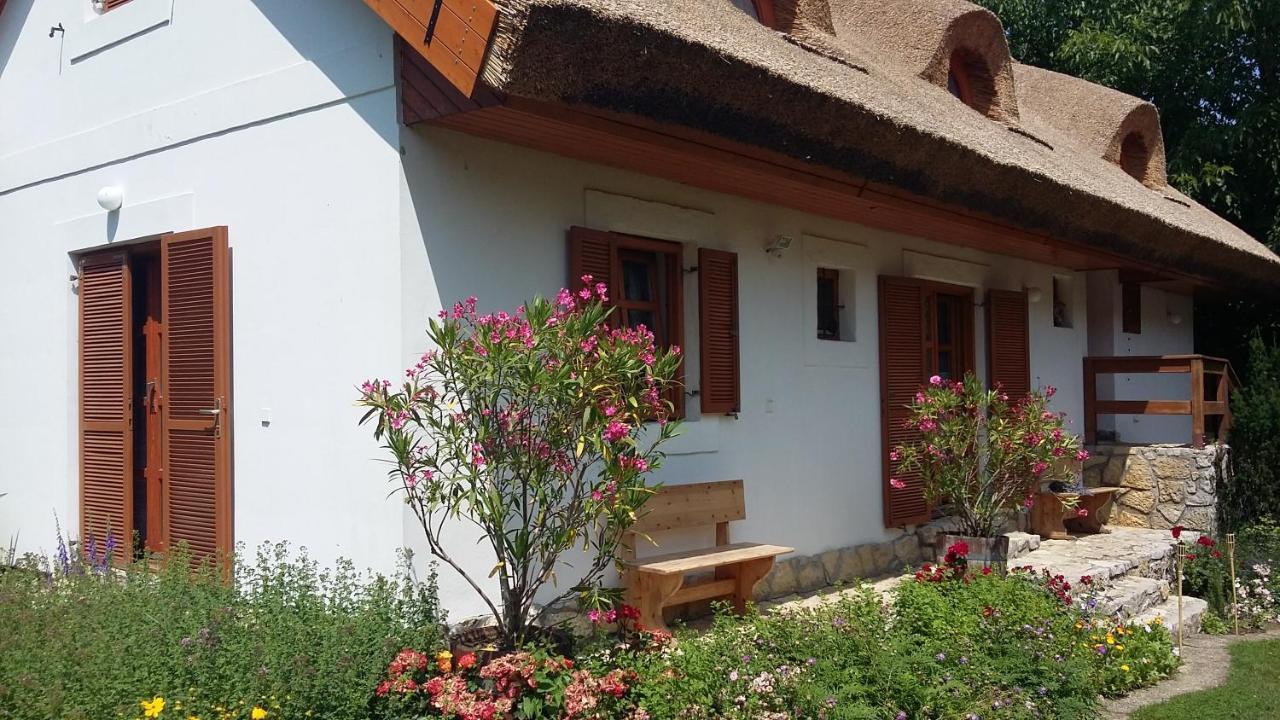 Liliomfa Apartman Szigliget Exterior foto